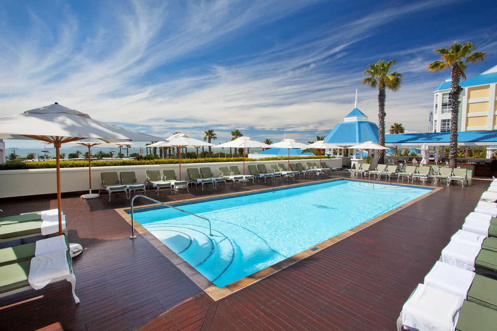 TBH1h0008-7547-The Table Bay hotel-pool_resize - Gateway Tours